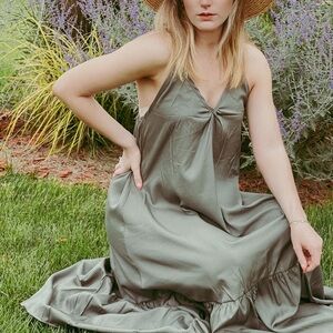 Elegant Green Maxi Dress